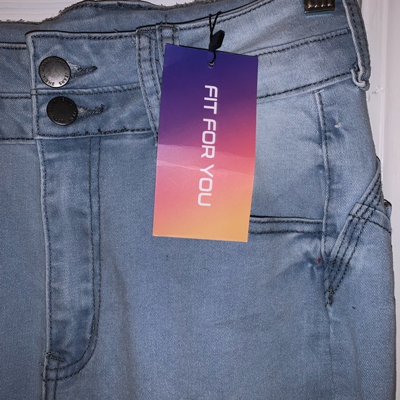 NWT, SHEIN Blue Jeans, Size 25 inches - Picture 5 of 5